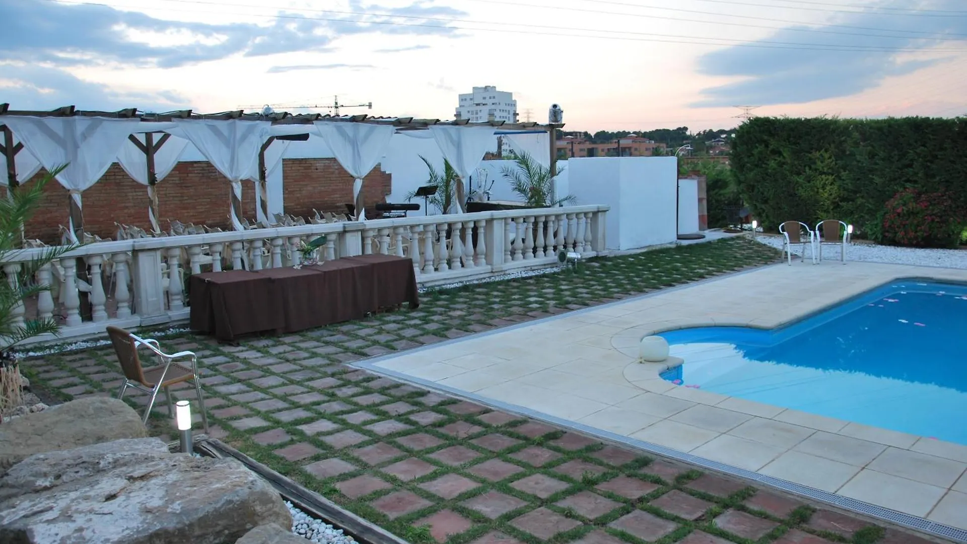 Hotel Turó de la Torre Manresa 3*,